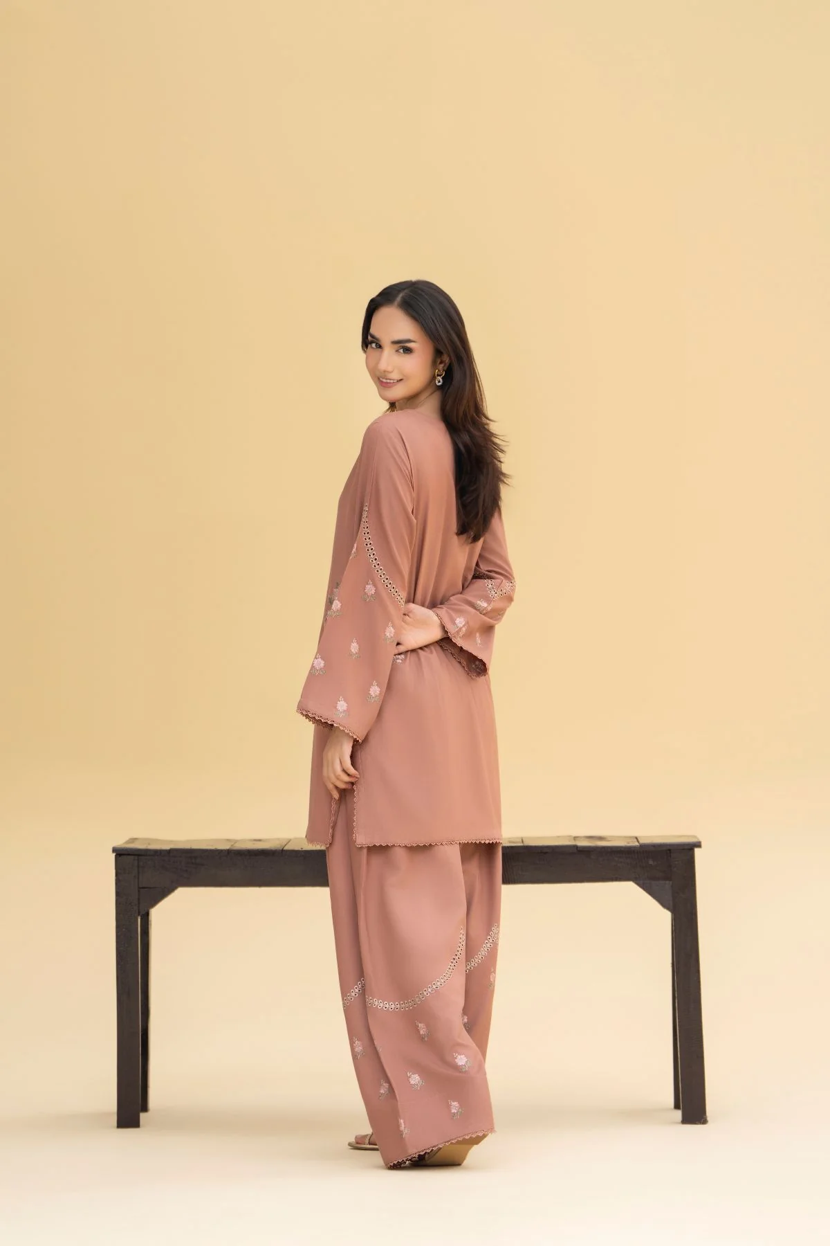 Eshal Pocket Emb Set