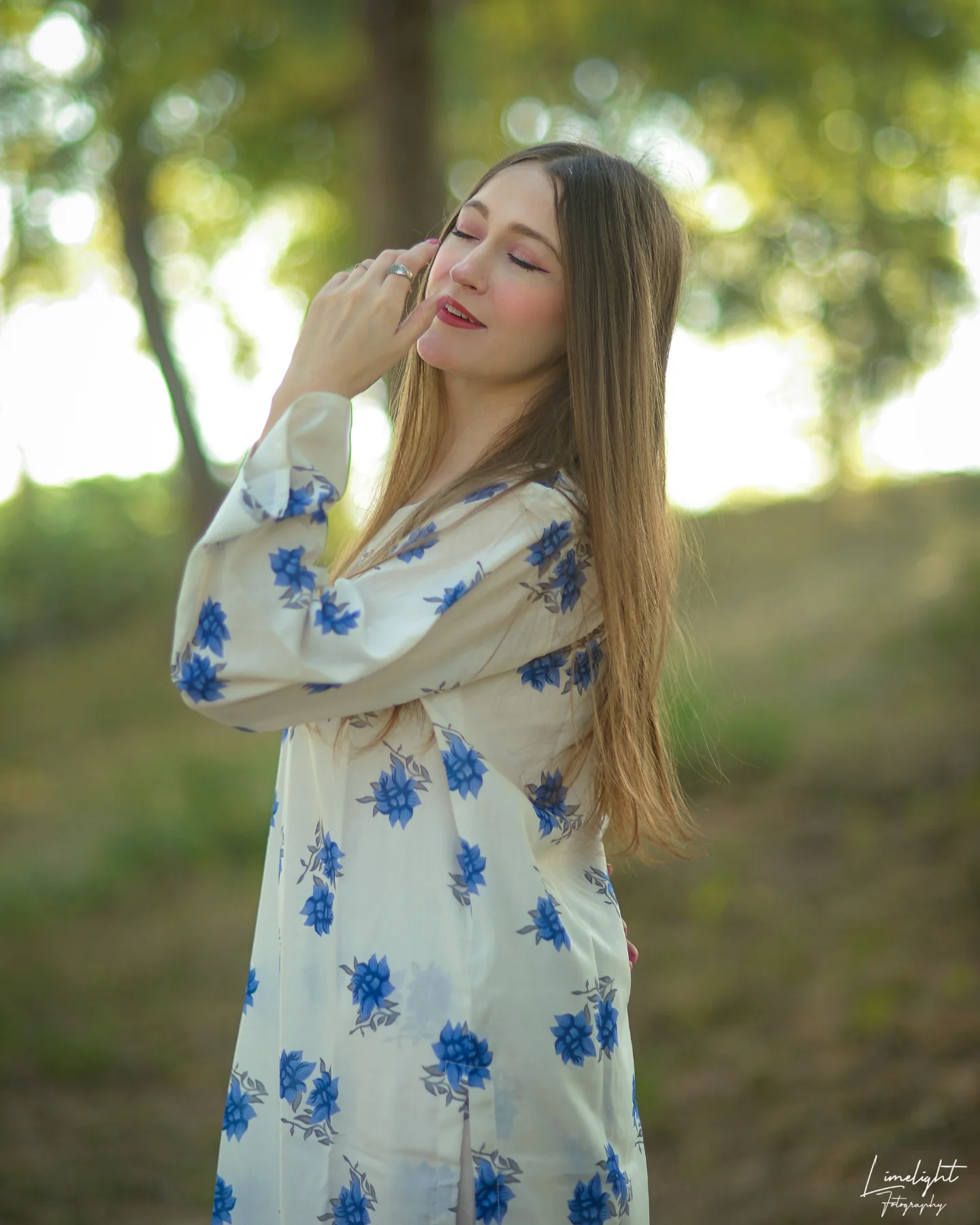 White & Blue Garden 2Pc