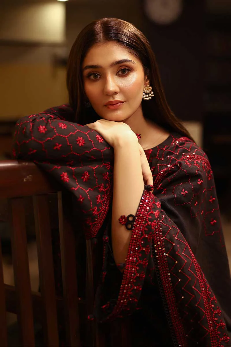 GARNET GRACE-3PC DHANAK EMBROIDERED SUIT