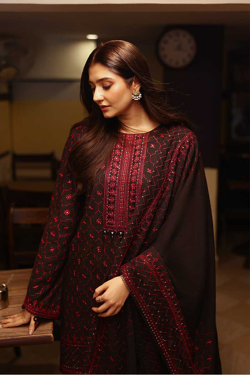 GARNET GRACE-3PC DHANAK EMBROIDERED SUIT