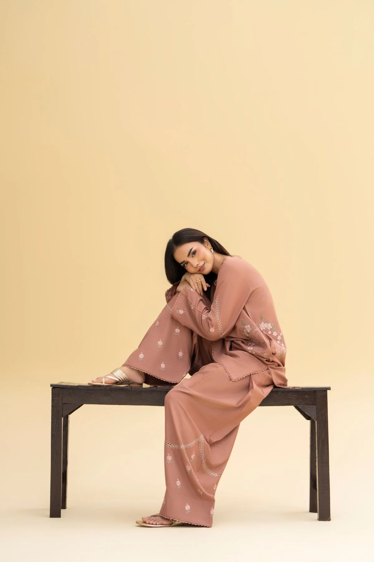 Eshal Pocket Emb Set