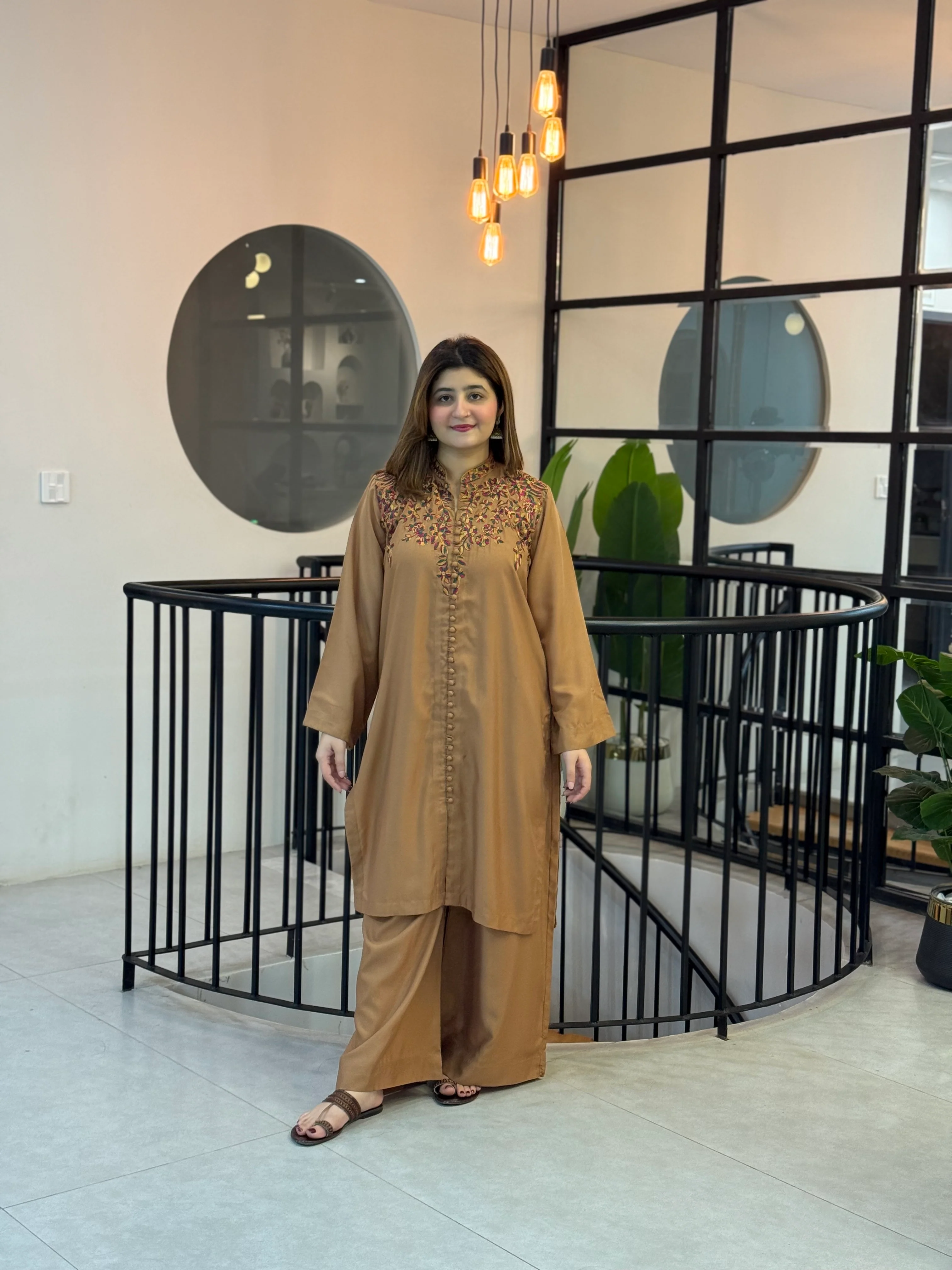 Umzay Special Brown EMB 2PCUmzay Special Brown EMB 2PC