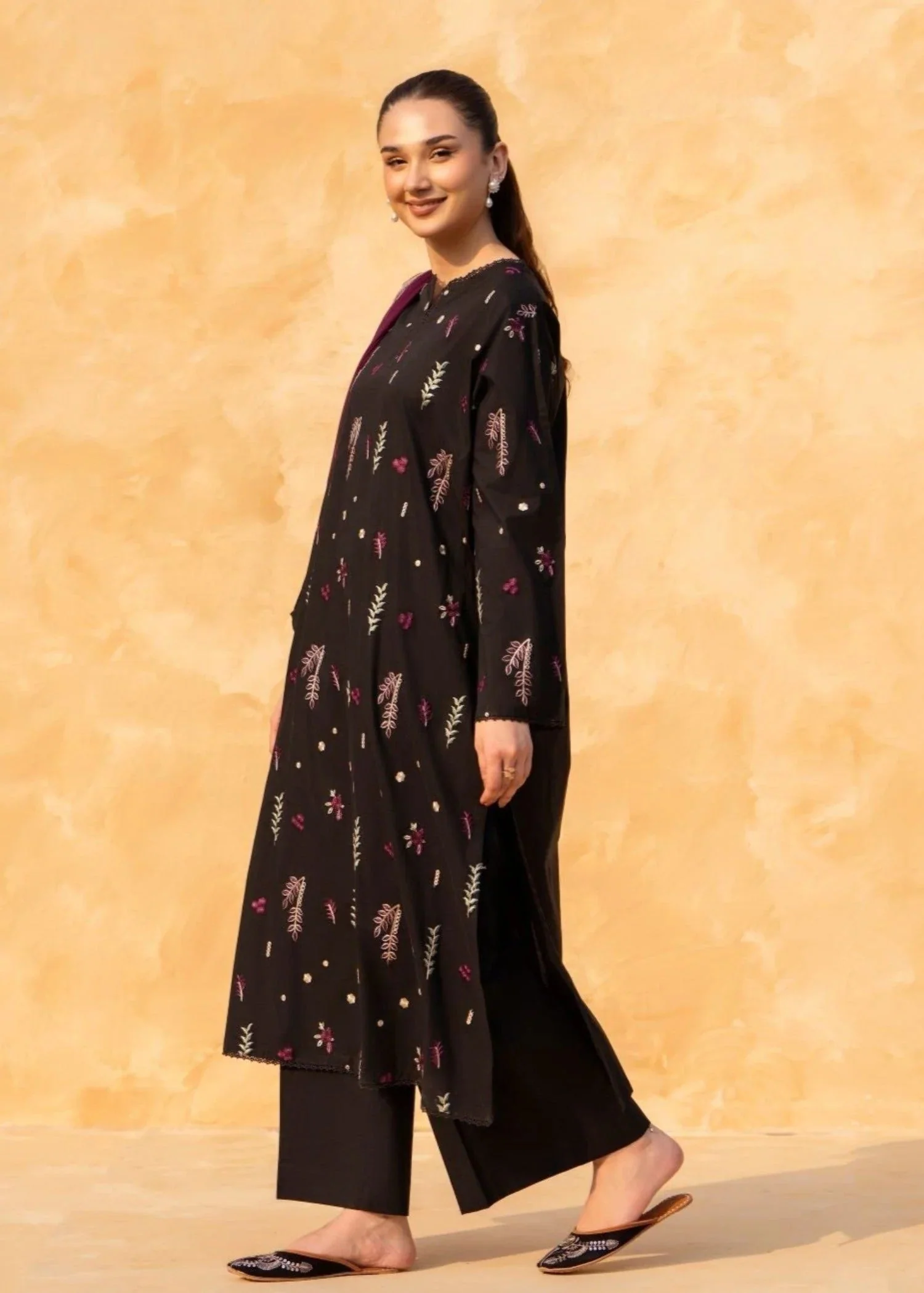 Diana Embroidery 2 piece